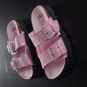 Zara Girls NWOT Denim Metallic 2 Strap Buckle Sandals, Platform Rubber Soles 34